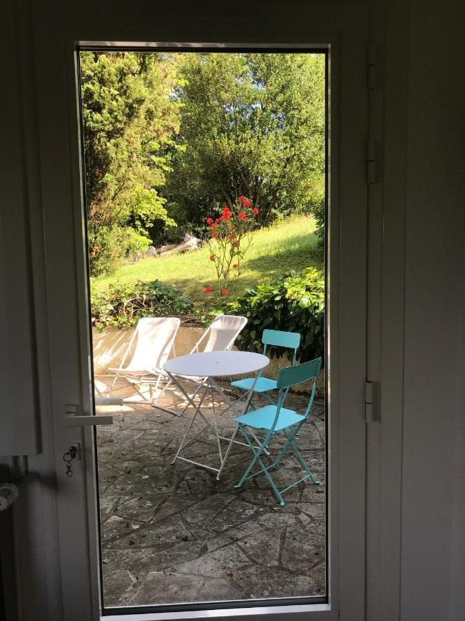 Appartement Avec Vue Panoramique Sur L'Estuaire De La Gironde Plassac  Экстерьер фото